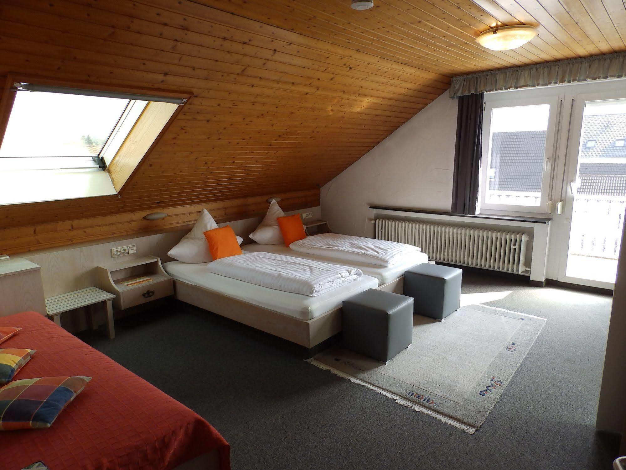 H41 Inn Hotel Garni Freiburg (Adults Only) Гундельфінген Екстер'єр фото