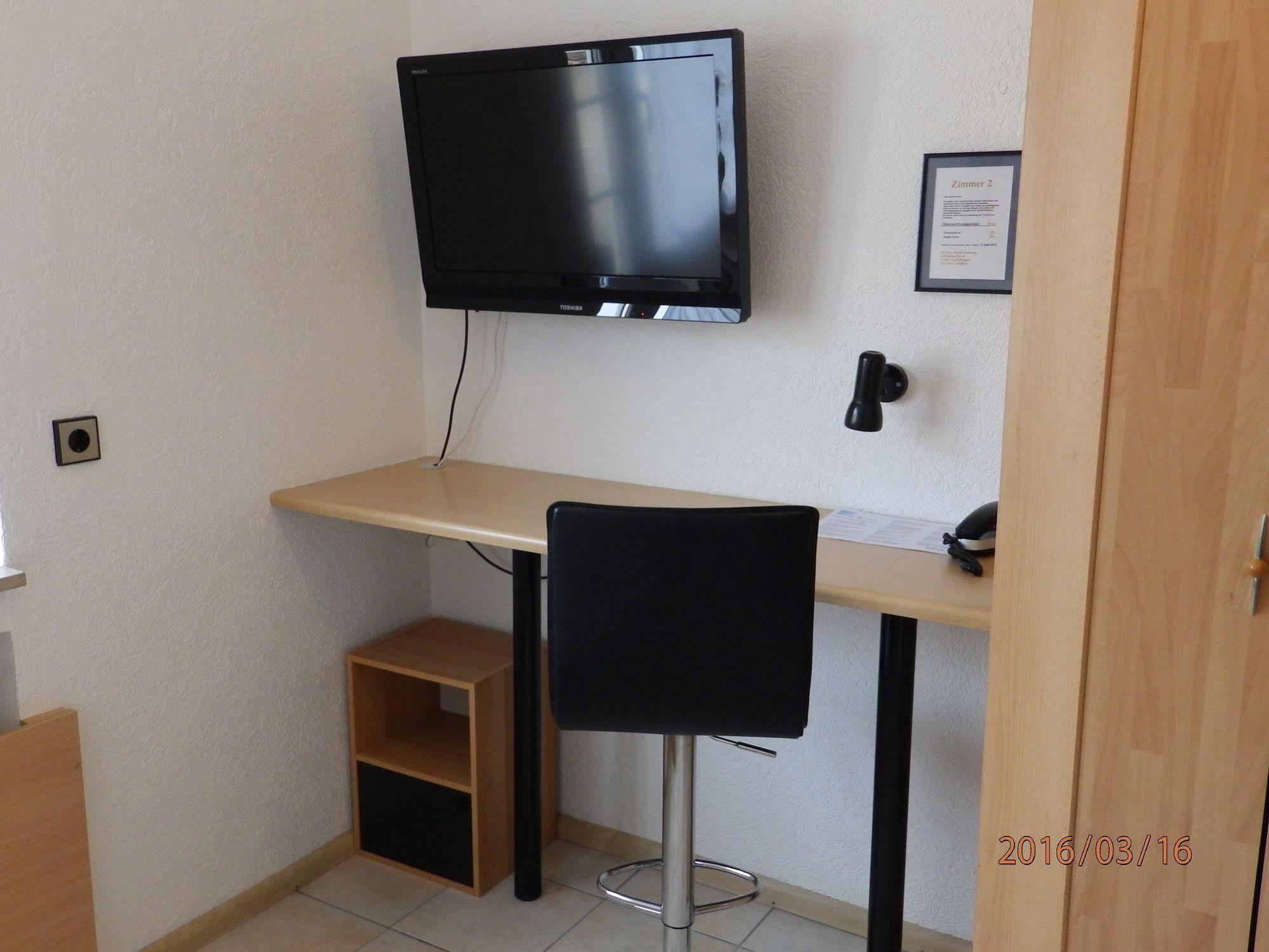 H41 Inn Hotel Garni Freiburg (Adults Only) Гундельфінген Екстер'єр фото