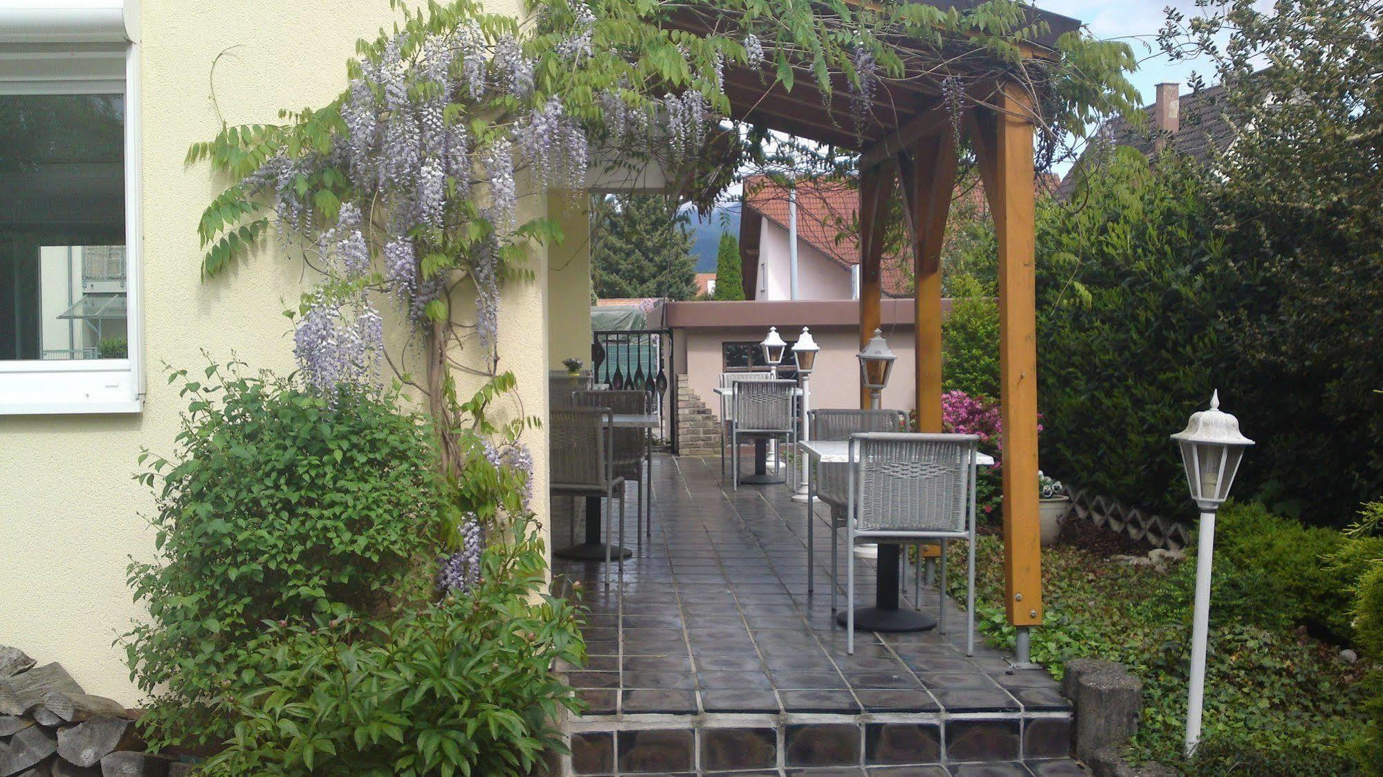 H41 Inn Hotel Garni Freiburg (Adults Only) Гундельфінген Екстер'єр фото